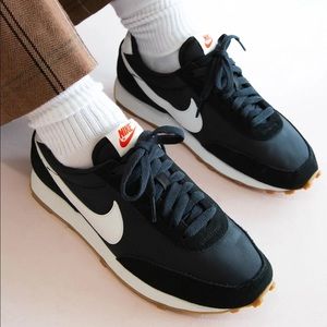 NEW Nike daybreak black suede shoes